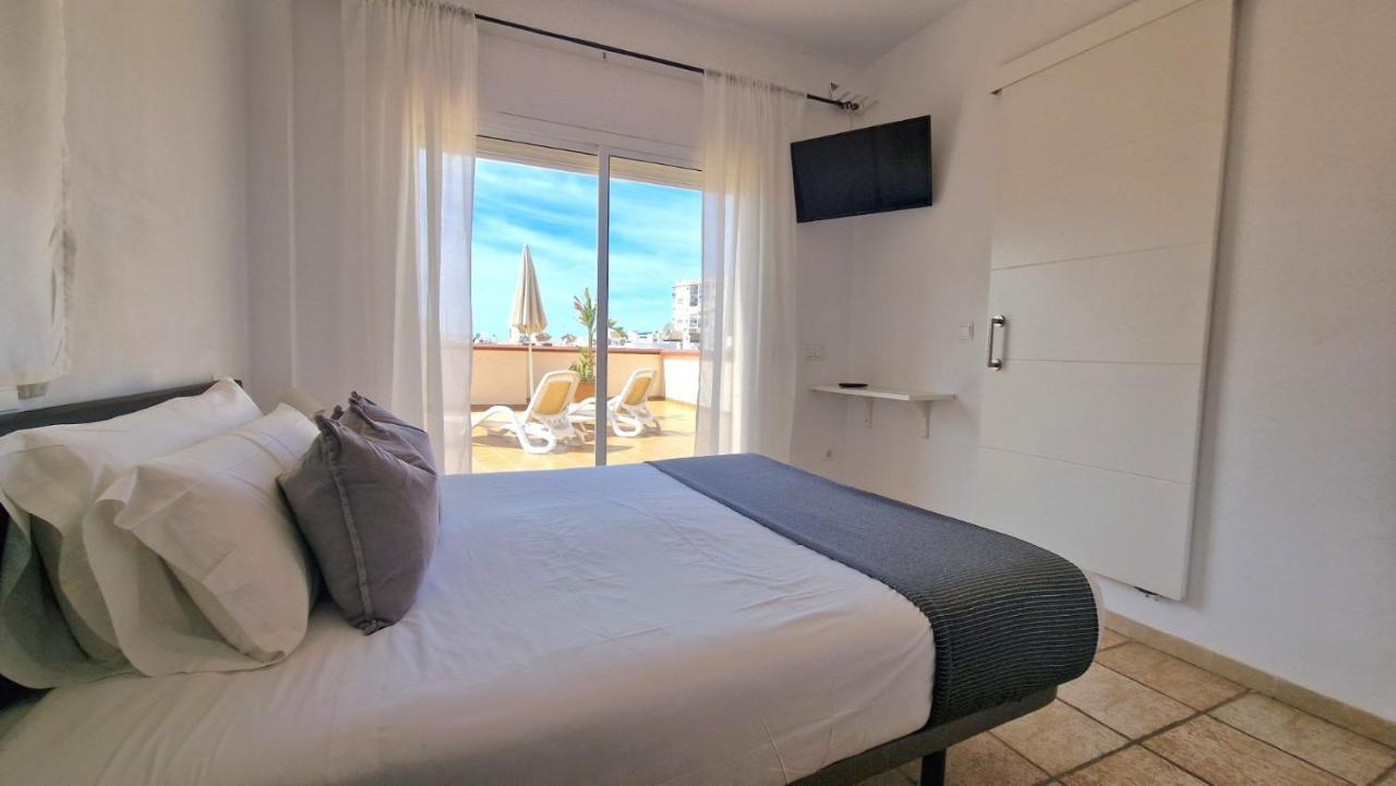 Apartamentos Latin Nerja Luaran gambar