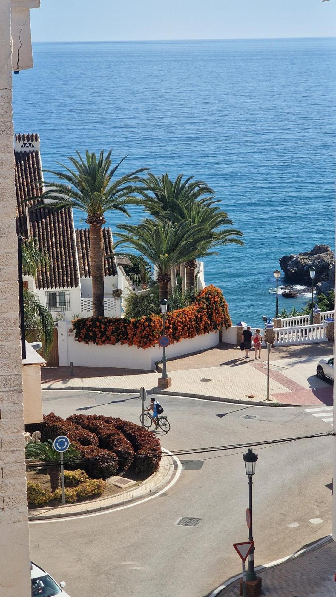 Apartamentos Latin Nerja Luaran gambar