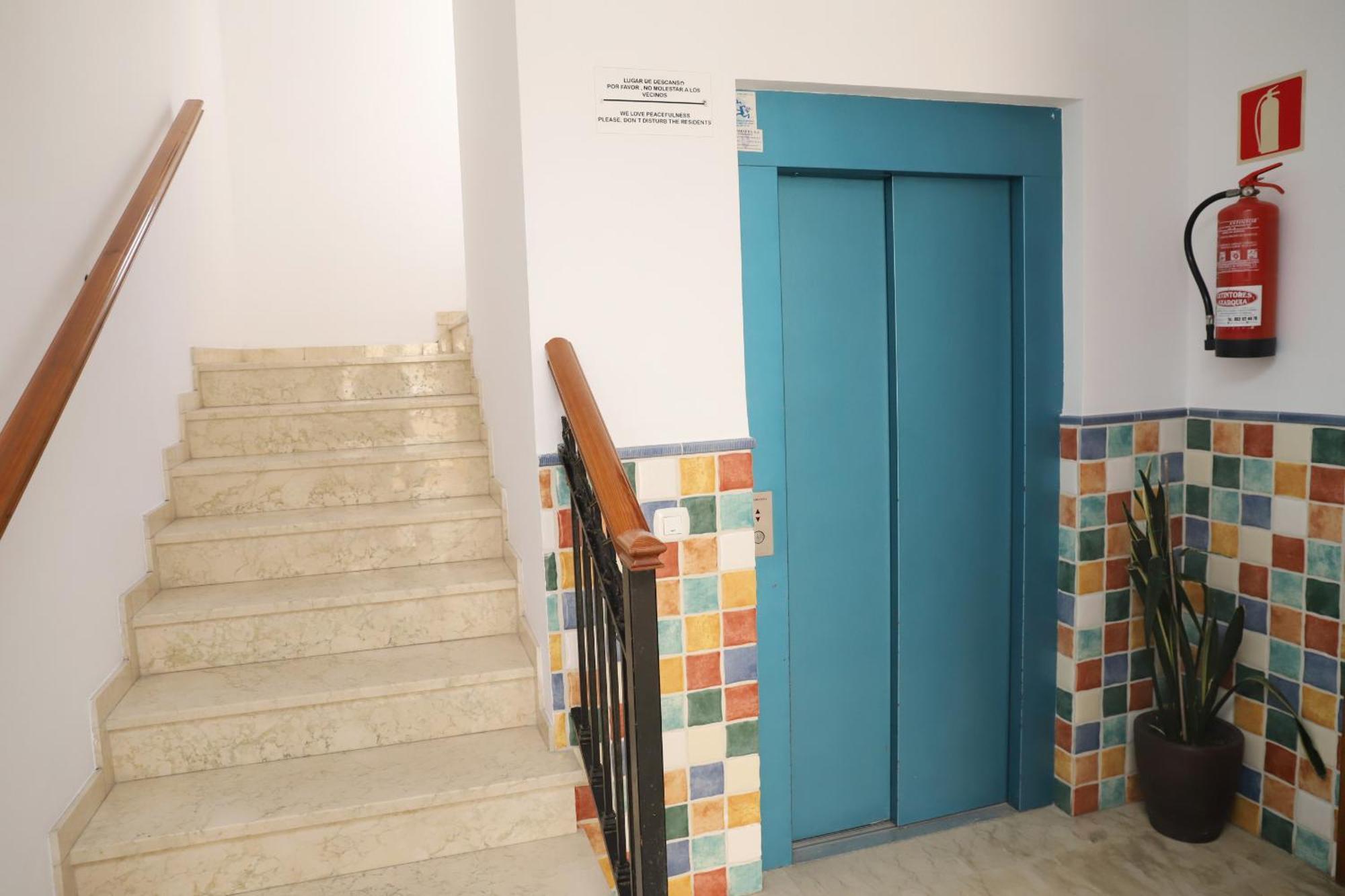 Apartamentos Latin Nerja Luaran gambar