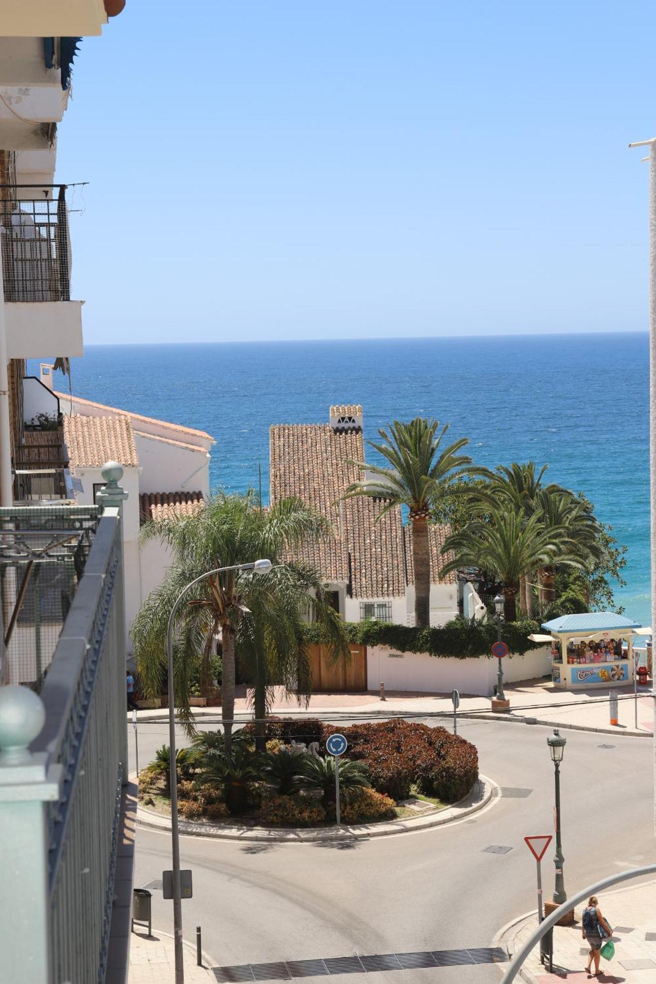 Apartamentos Latin Nerja Luaran gambar