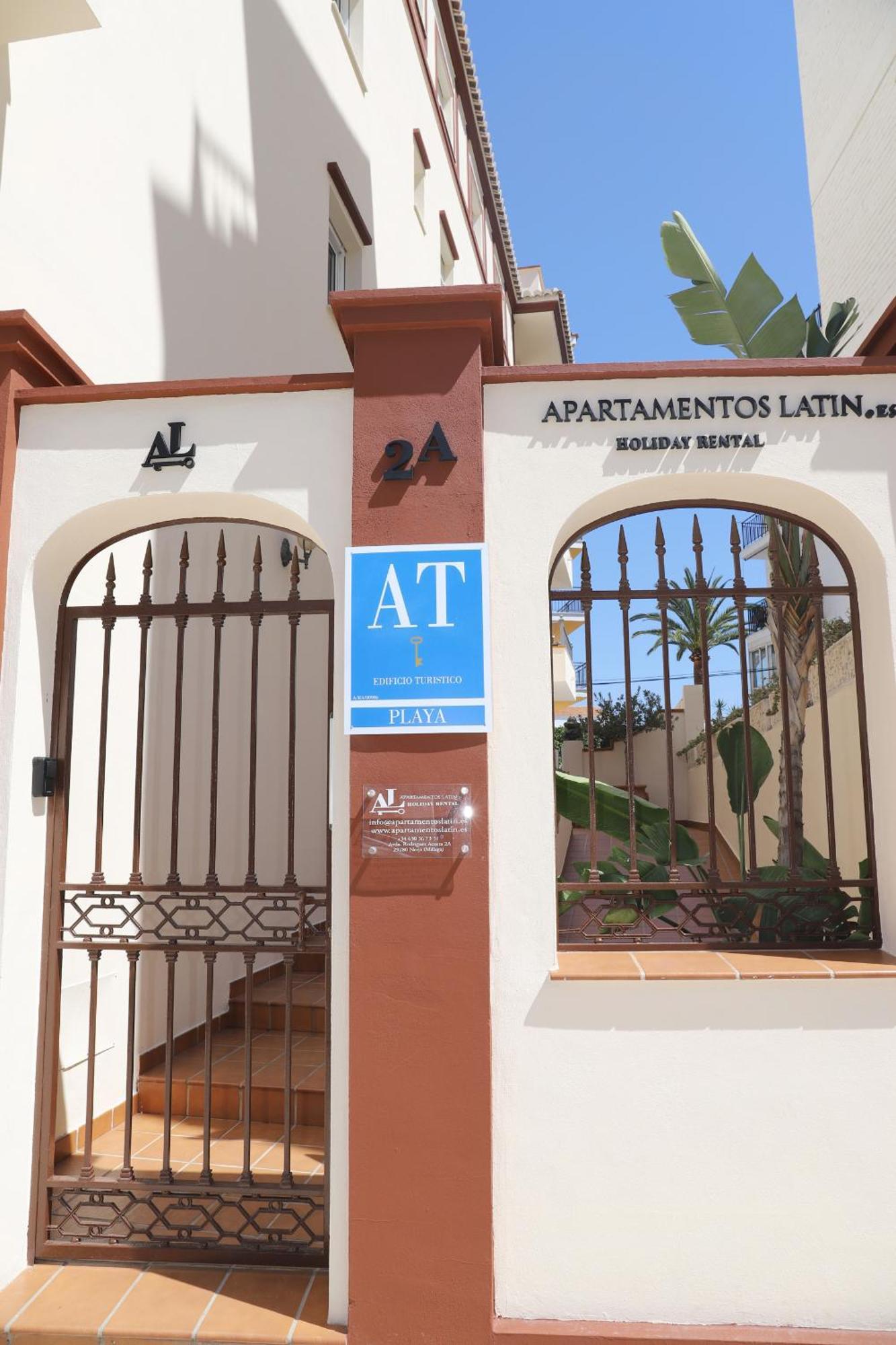 Apartamentos Latin Nerja Luaran gambar