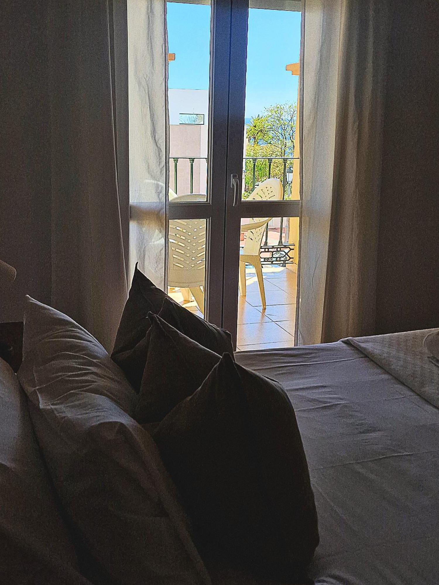 Apartamentos Latin Nerja Luaran gambar