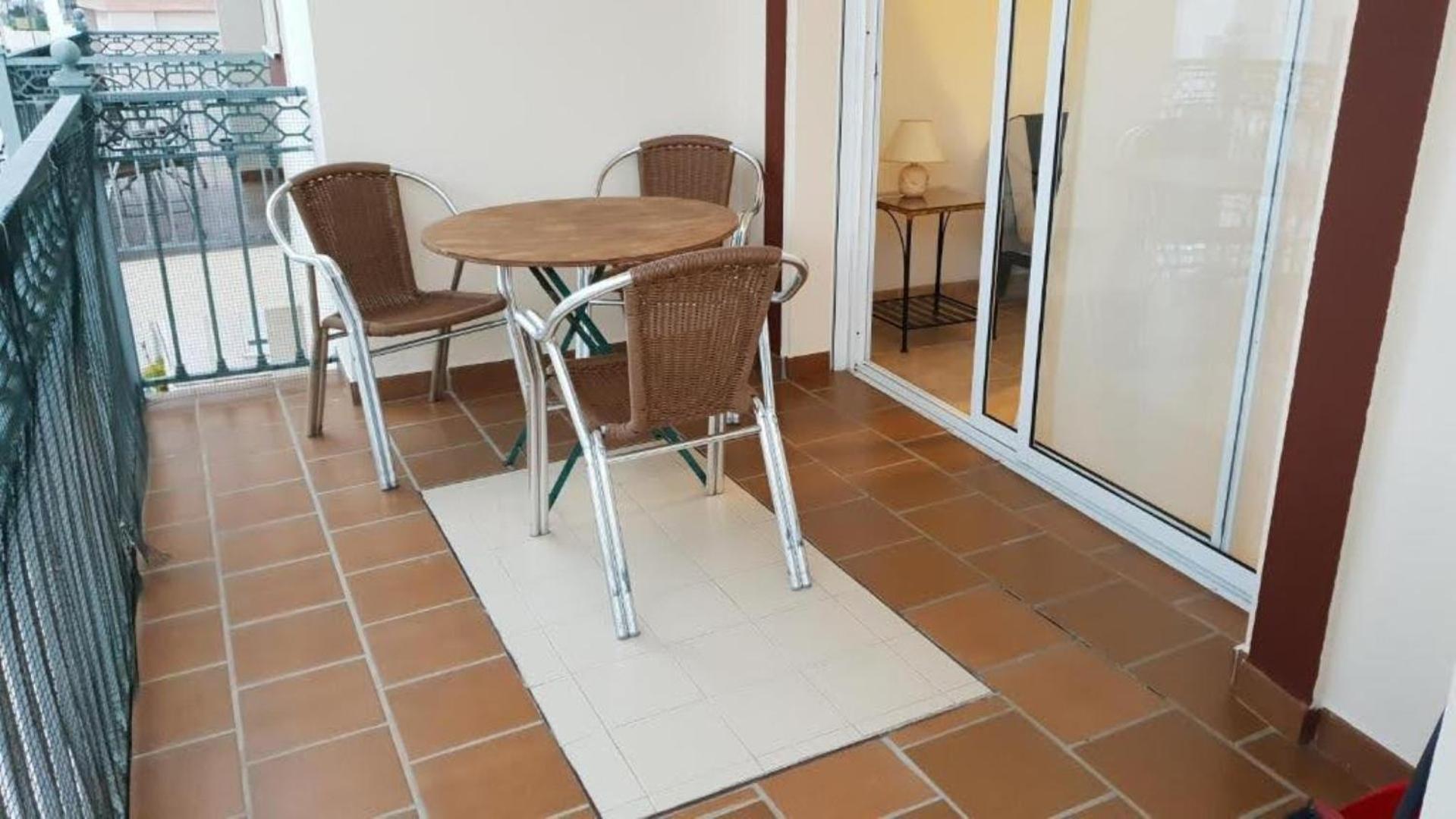 Apartamentos Latin Nerja Luaran gambar