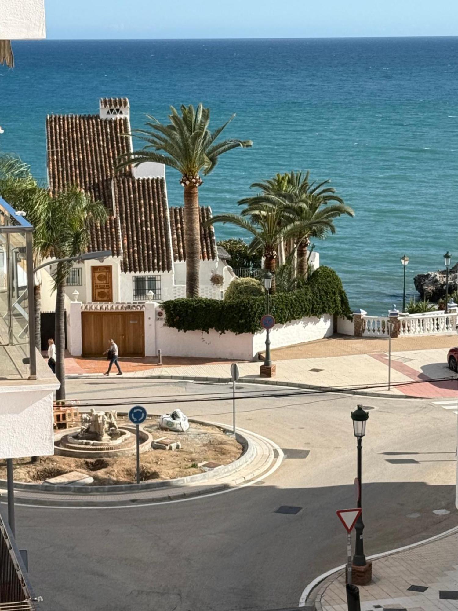 Apartamentos Latin Nerja Luaran gambar