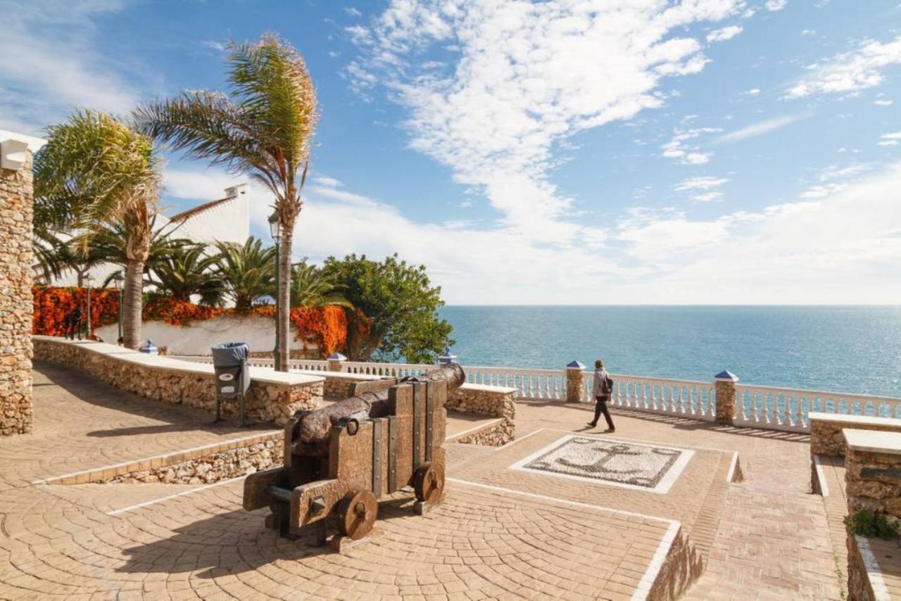 Apartamentos Latin Nerja Luaran gambar