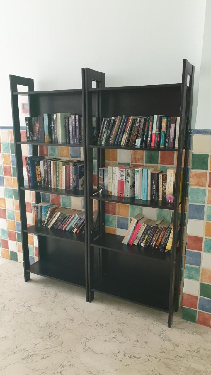 Apartamentos Latin Nerja Luaran gambar